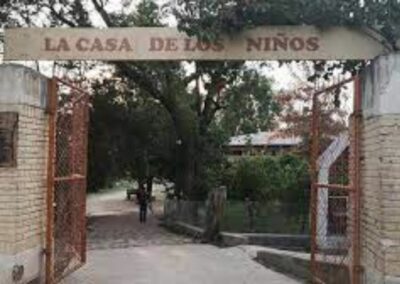 Entrada a La Casa de los Niños